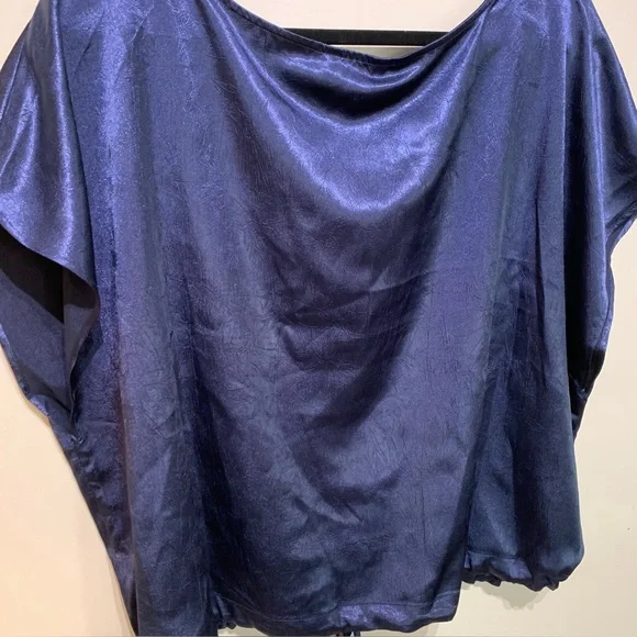 Elegant Blue Satin Top - Picture 4 of 10